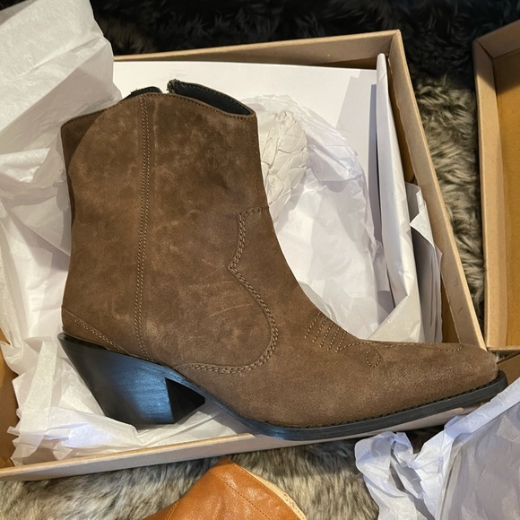 Spell boots - Picture 2 of 3